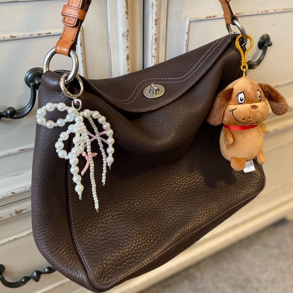 Coach Chelsea signature turn lock brown pebble leather bag with charms - Picture 2 of 15